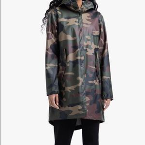 Herschel camo  rain coat